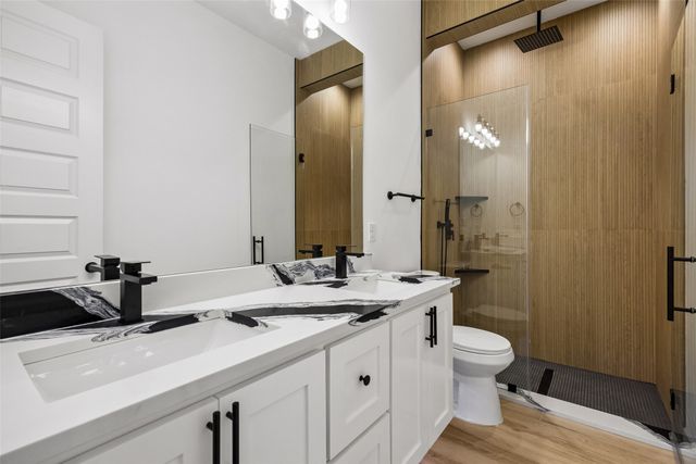 1000 N Bagley Street, Dallas, TX 75211