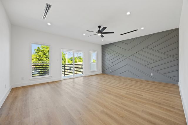 1000 N Bagley Street, Dallas, TX 75211