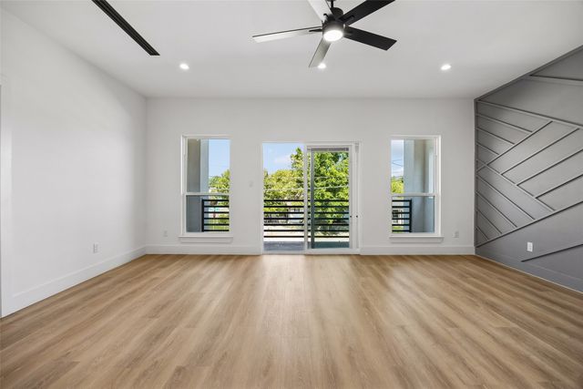 1000 N Bagley Street, Dallas, TX 75211