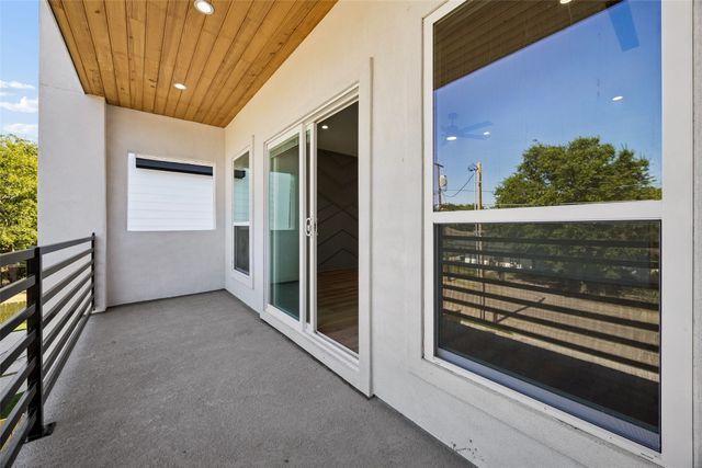 1000 N Bagley Street, Dallas, TX 75211