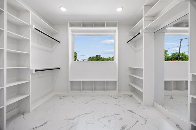 1000 N Bagley Street, Dallas, TX 75211