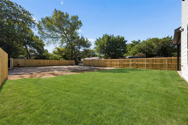 1000 N Bagley Street, Dallas, TX 75211