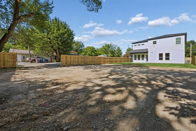 1000 N Bagley Street, Dallas, TX 75211