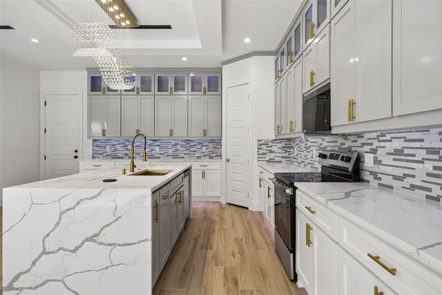 1000 N Bagley Street, Dallas, TX 75211