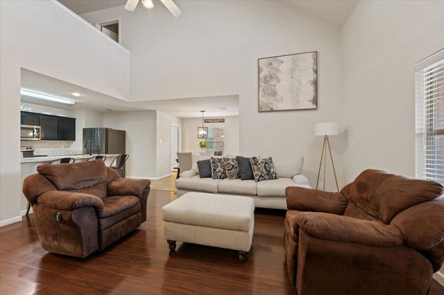 2053 Lake Trail Drive, Heartland, TX 75126