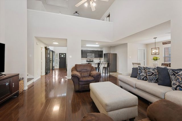 2053 Lake Trail Drive, Heartland, TX 75126