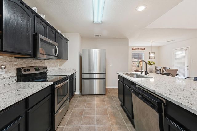 2053 Lake Trail Drive, Heartland, TX 75126