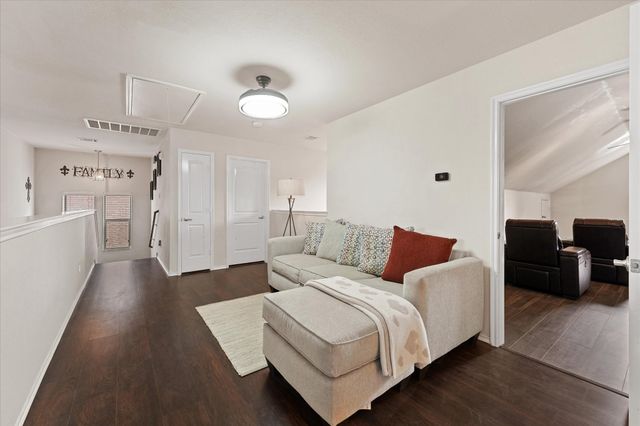 2053 Lake Trail Drive, Heartland, TX 75126