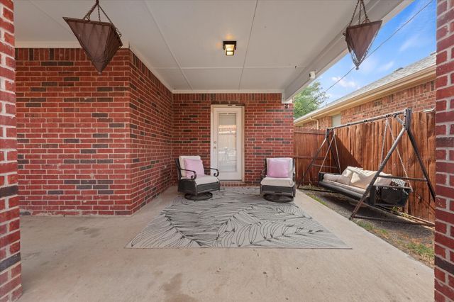 2053 Lake Trail Drive, Heartland, TX 75126
