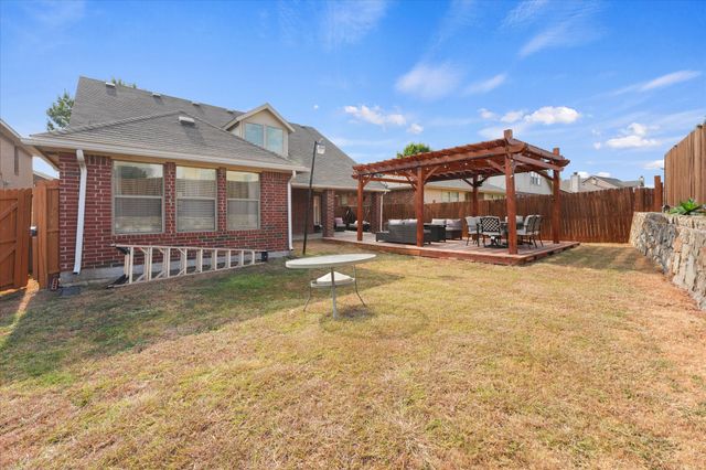 2053 Lake Trail Drive, Heartland, TX 75126
