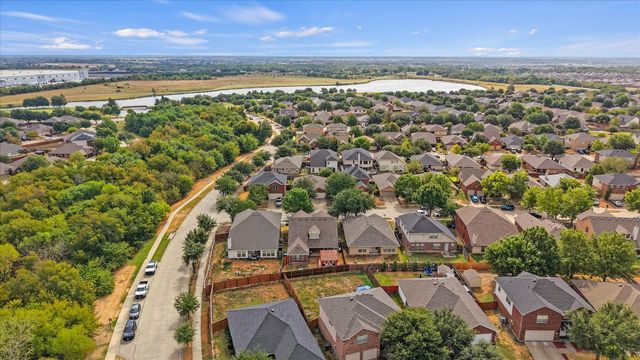 2053 Lake Trail Drive, Heartland, TX 75126
