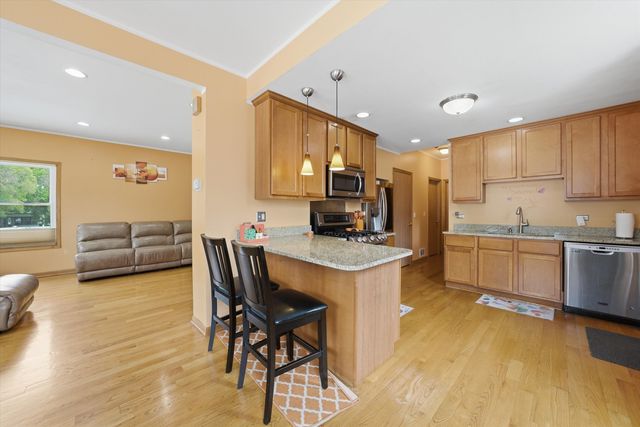 1615 W BEVERLY GLEN Parkway, Chicago, IL 60643