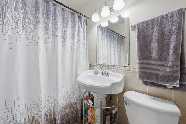 1615 W BEVERLY GLEN Parkway, Chicago, IL 60643