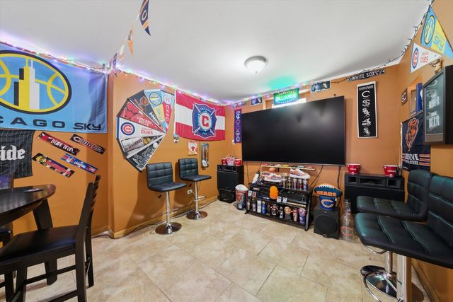 1615 W BEVERLY GLEN Parkway, Chicago, IL 60643