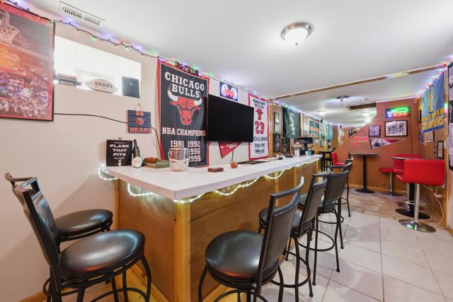 1615 W BEVERLY GLEN Parkway, Chicago, IL 60643
