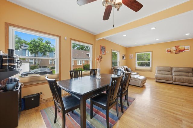 1615 W BEVERLY GLEN Parkway, Chicago, IL 60643