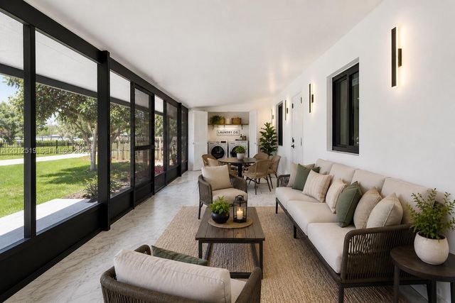 220 NW 144th St, Miami, FL 33168