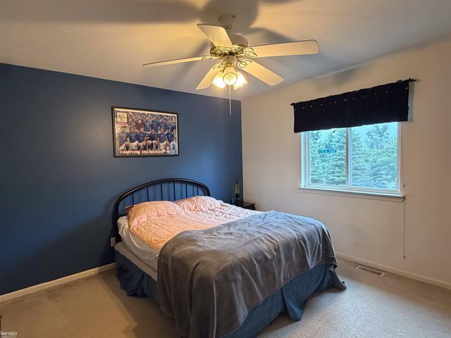 2295 Hidden Forest Drive 47, Grand Blanc, MI 48439