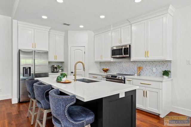 173 Torrey Pines Dr., Laguna Vista, TX 78578