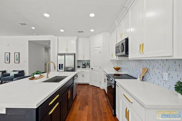 173 Torrey Pines Dr., Laguna Vista, TX 78578