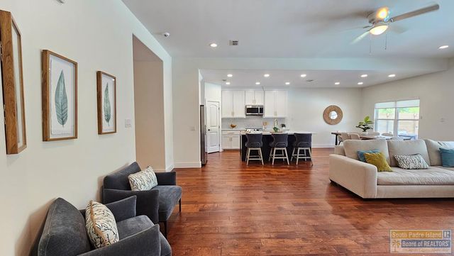 173 Torrey Pines Dr., Laguna Vista, TX 78578