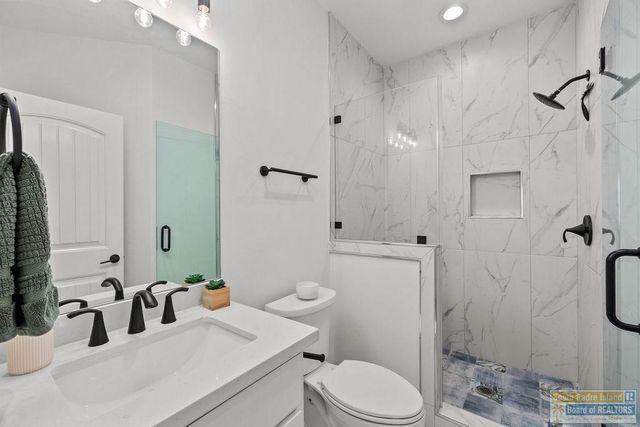 173 Torrey Pines Dr., Laguna Vista, TX 78578