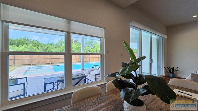 173 Torrey Pines Dr., Laguna Vista, TX 78578