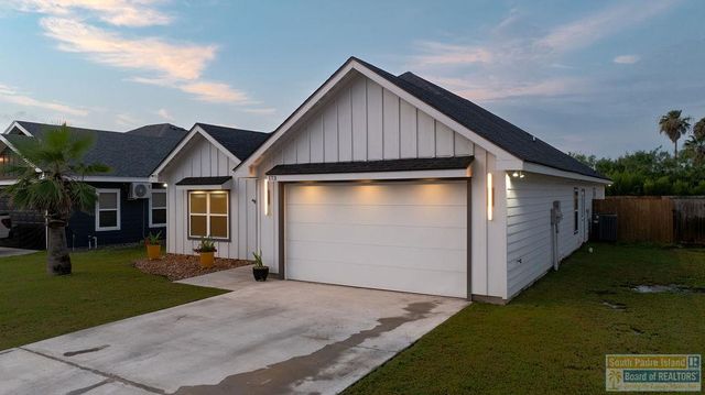 173 Torrey Pines Dr., Laguna Vista, TX 78578