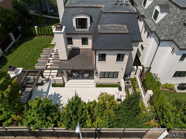 132 N Brentwood Boulevard, Clayton, MO 63105