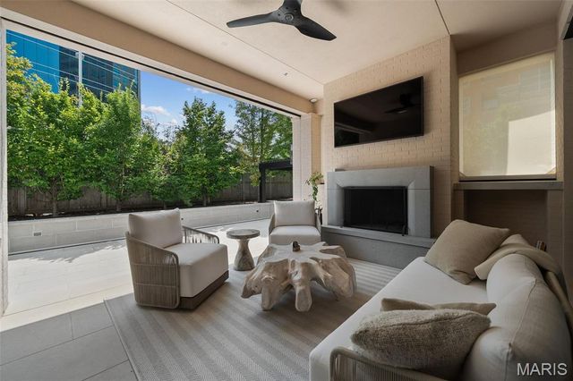 132 N Brentwood Boulevard, Clayton, MO 63105