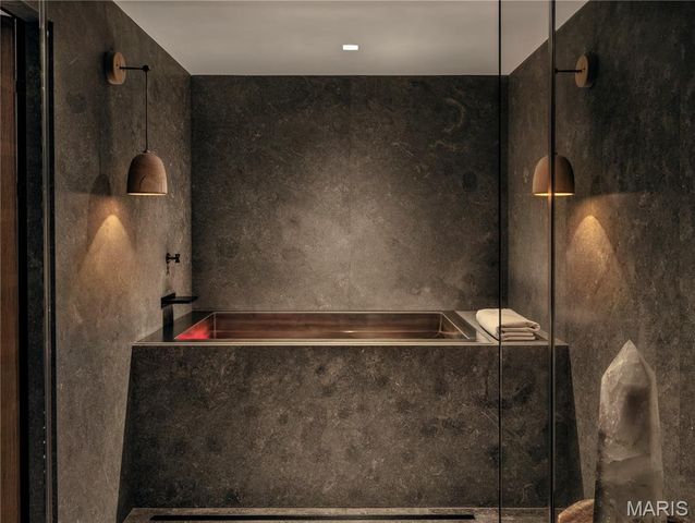 132 N Brentwood Boulevard, Clayton, MO 63105