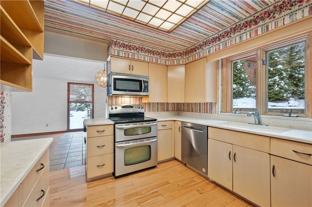 2272 Morrow Road, Upper St Clair, PA 15241