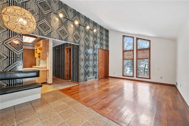 2272 Morrow Road, Upper St Clair, PA 15241