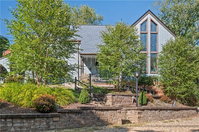 2272 Morrow Road, Upper St Clair, PA 15241