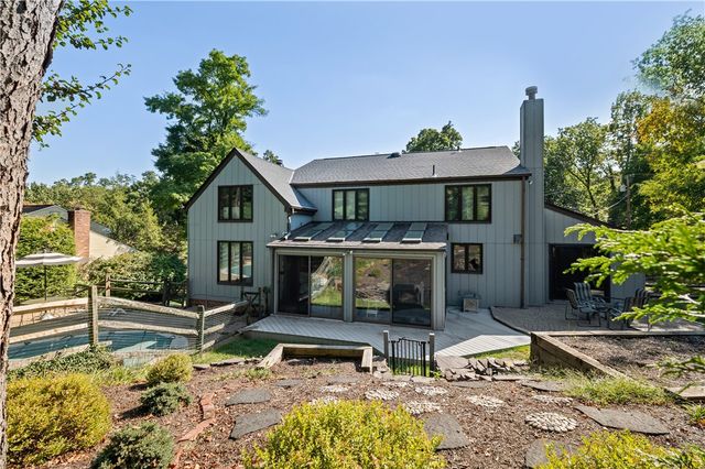 2272 Morrow Road, Upper St Clair, PA 15241