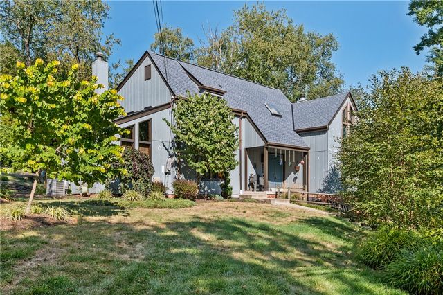 2272 Morrow Road, Upper St Clair, PA 15241