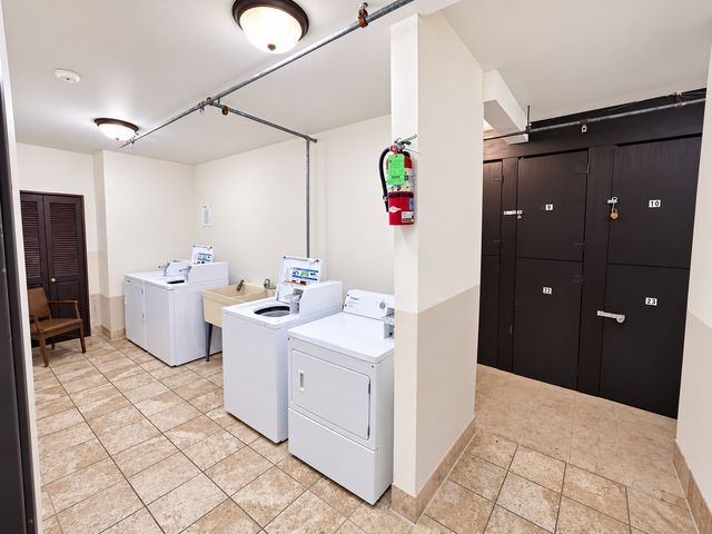 336 Lathrop Avenue 606, Forest Park, IL 60130