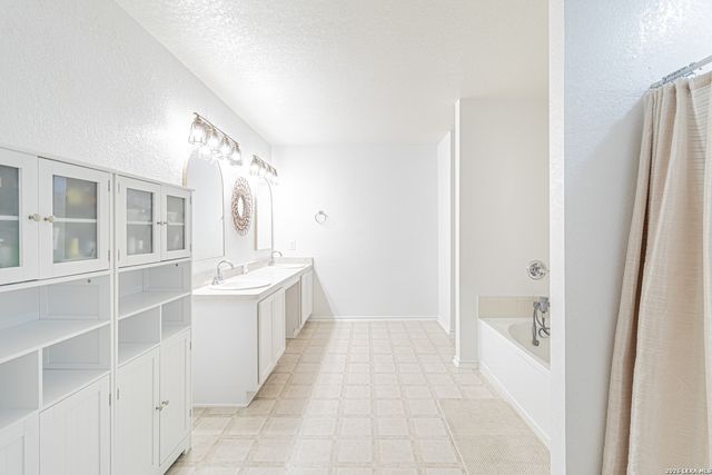 7419 MONETS GDN, San Antonio, TX 78218