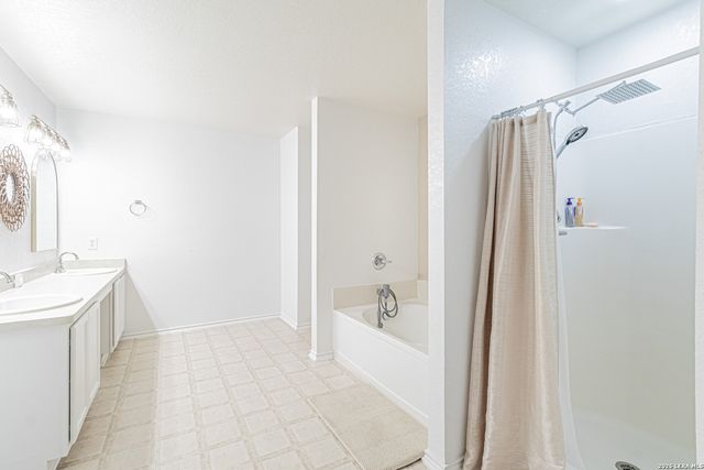 7419 MONETS GDN, San Antonio, TX 78218