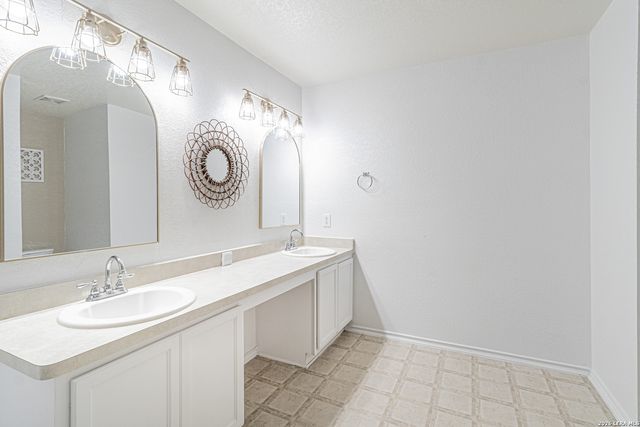 7419 MONETS GDN, San Antonio, TX 78218