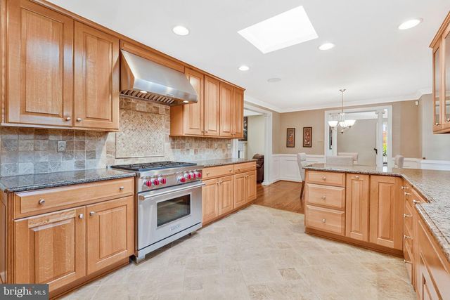 1102 CLOVER DR, Mclean, VA 22101
