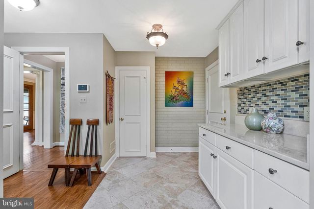 1102 CLOVER DR, Mclean, VA 22101