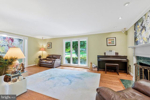 1102 CLOVER DR, Mclean, VA 22101