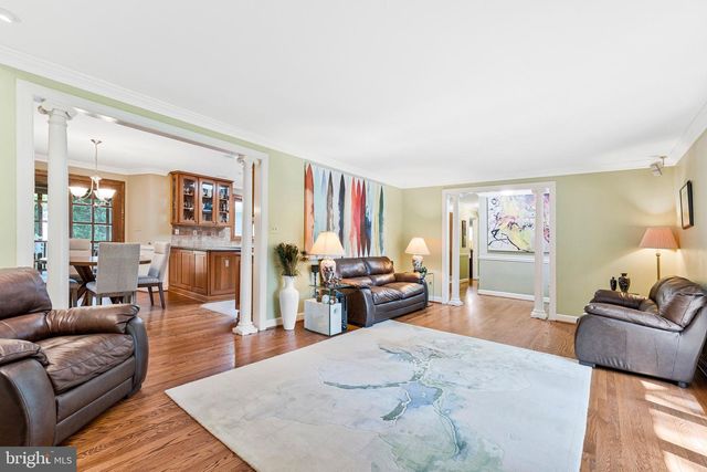 1102 CLOVER DR, Mclean, VA 22101