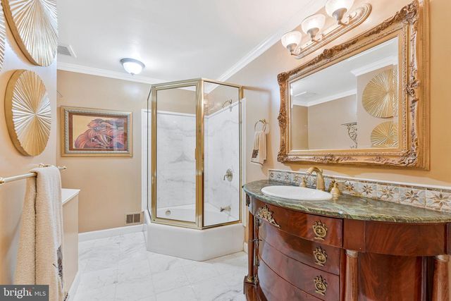 1102 CLOVER DR, Mclean, VA 22101