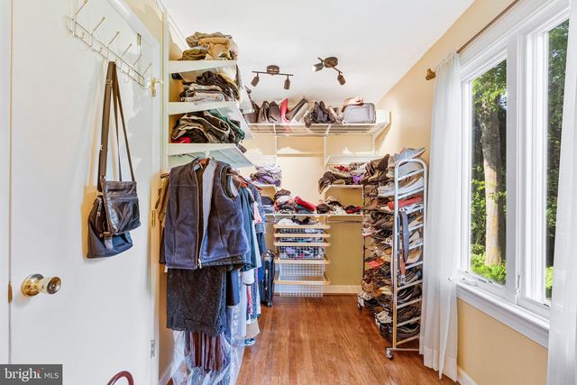 1102 CLOVER DR, Mclean, VA 22101