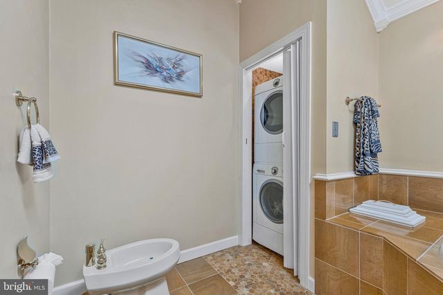 1102 CLOVER DR, Mclean, VA 22101