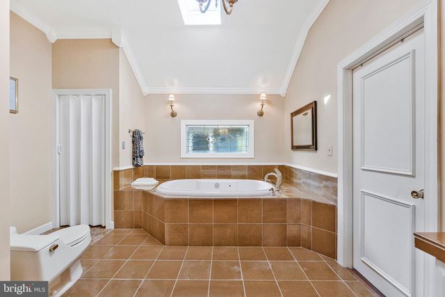 1102 CLOVER DR, Mclean, VA 22101