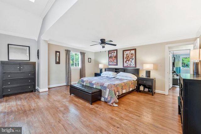 1102 CLOVER DR, Mclean, VA 22101