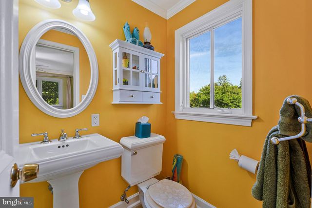 1102 CLOVER DR, Mclean, VA 22101